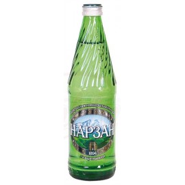 Natuurlijk koolzuurhoudend mineraalwater "Narzan zilver" 0,5l